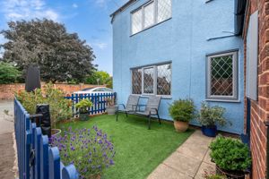 Frontage- click for photo gallery